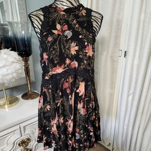 Intimately Free People She moves chemise lace floral v-back mini dress (s)